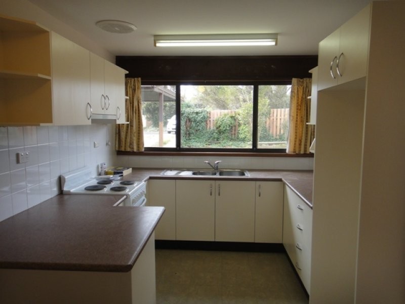 27 Goddard Crescent, Holt ACT 2615