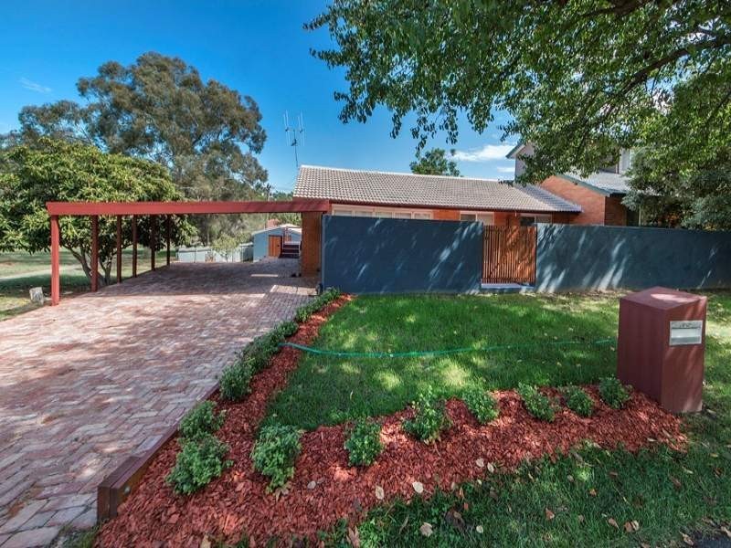 62 Kitchener Street, Hughes ACT 2605