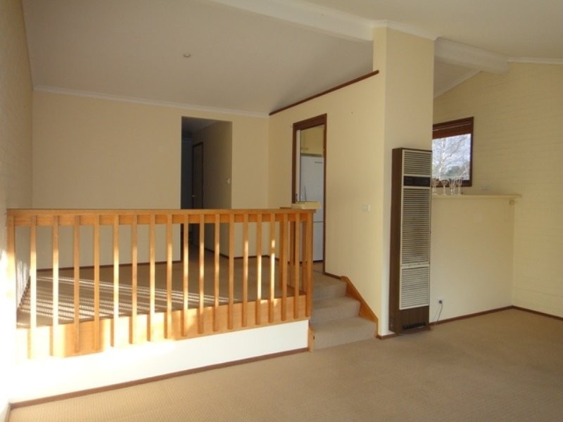 4/5 Lane Poole Place, Yarralumla ACT 2600