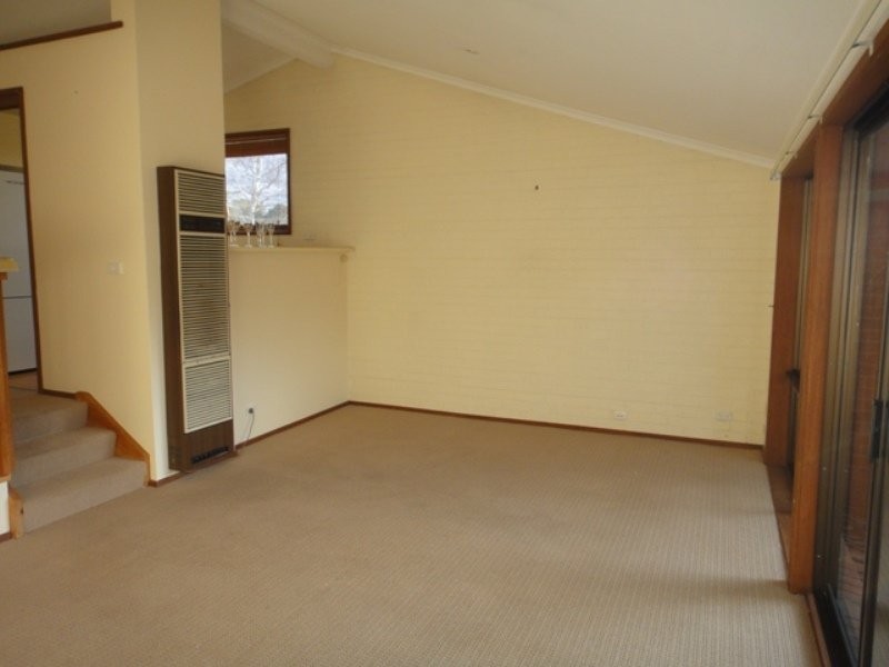 4/5 Lane Poole Place, Yarralumla ACT 2600