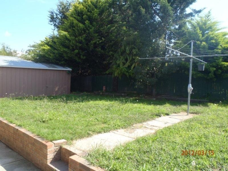 27 Thomas Hart Street, Banks ACT 2906