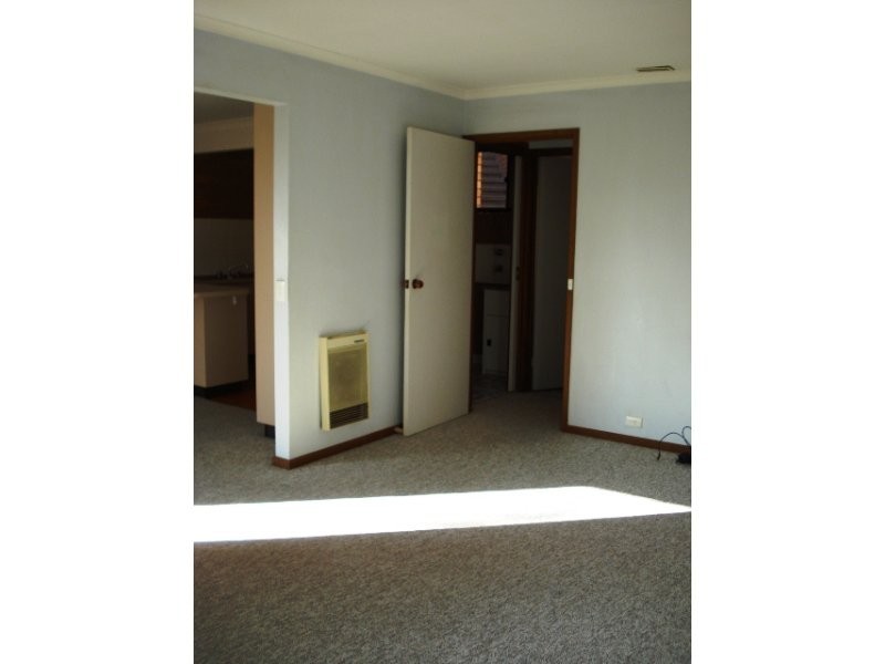 8 Hallen Close, Swinger Hill ACT 2606