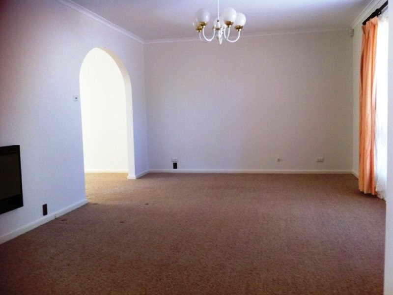 113 Castleton Crescent, Gowrie ACT 2904