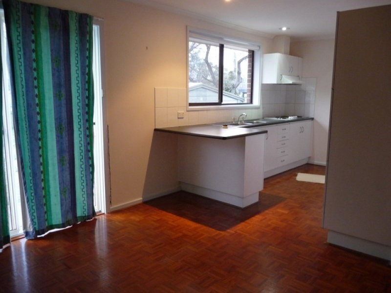 37 LIVINGSTON AVENUE, Kambah ACT 2902