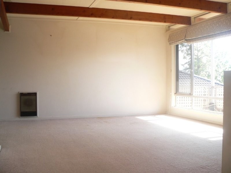 33 GLEDDEN STREET, Chifley ACT 2606