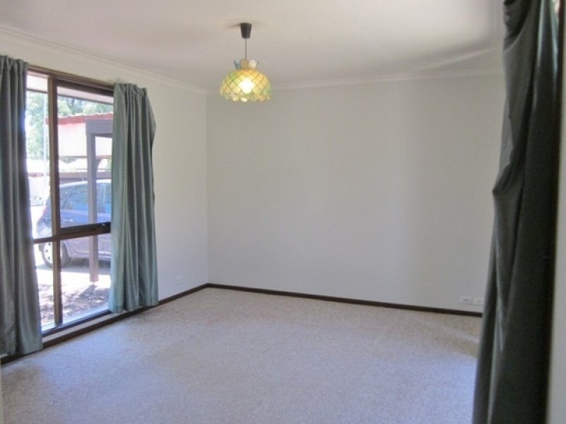 13 LEVINE STREET, Evatt ACT 2617