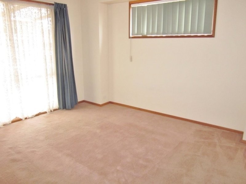 31 LEWIS LUXTON AVENUE, Gordon ACT 2906