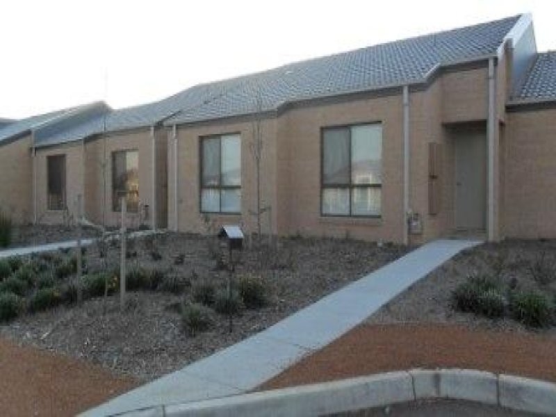 11 Stonehouse Street, Franklin ACT 2913