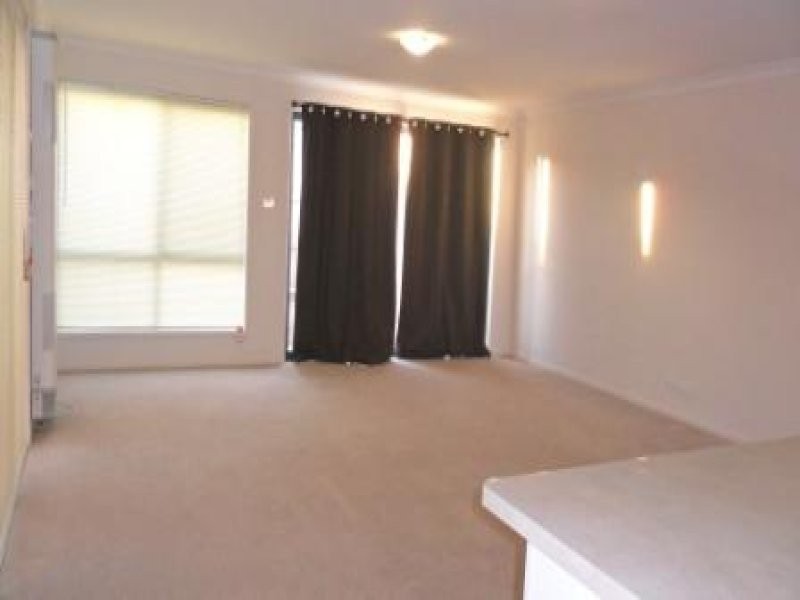 11 Stonehouse Street, Franklin ACT 2913