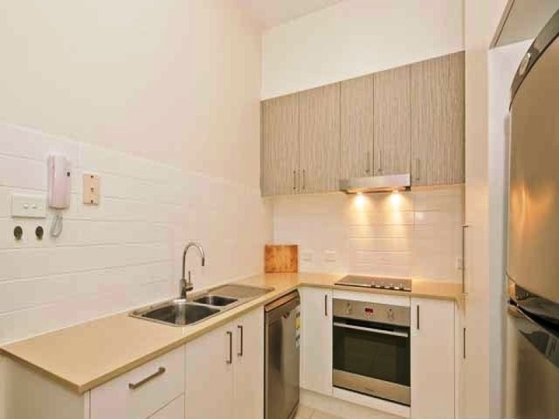 136/2 WINDJANA STREET, Harrison ACT 2914