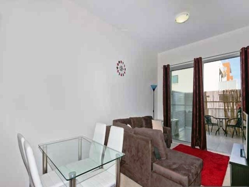 136/2 WINDJANA STREET, Harrison ACT 2914