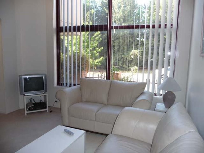 21 Cavanough Street, Phillip ACT 2606
