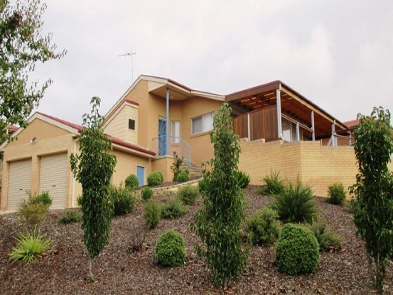 11 Burrumarra Avenue, Ngunnawal ACT 2913