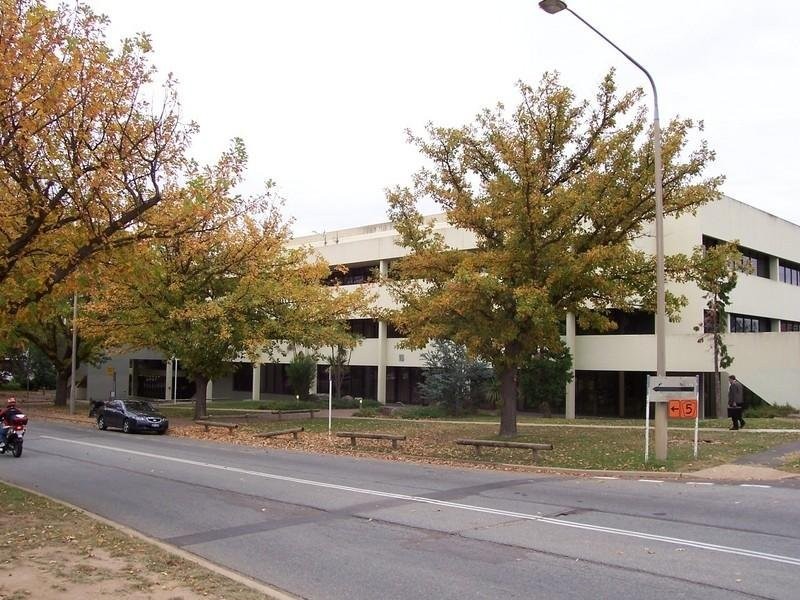 16 National Circuit, Barton ACT 2600