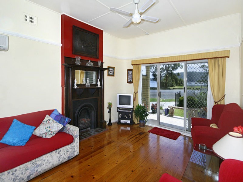 106 Araluen Drive, Hardys Bay NSW 2257