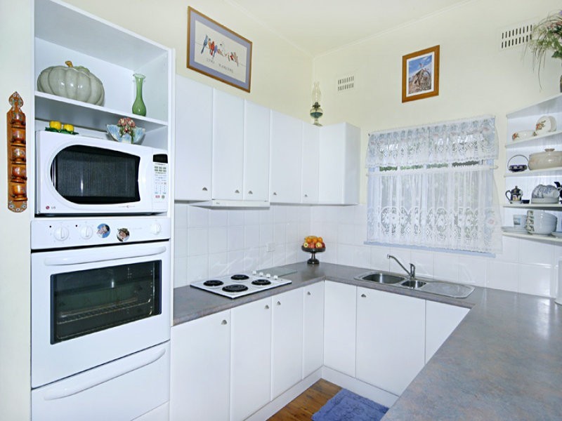 106 Araluen Drive, Hardys Bay NSW 2257