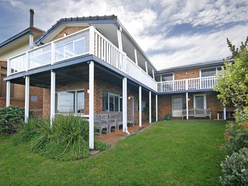 8 MacDonald Street, Killcare Heights NSW 2257