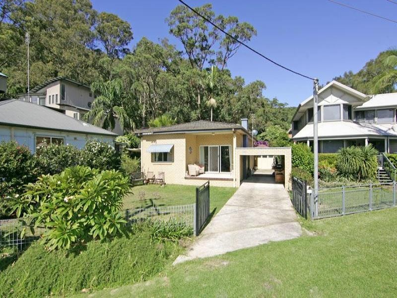 106 Araluen Drive, Hardys Bay NSW 2257