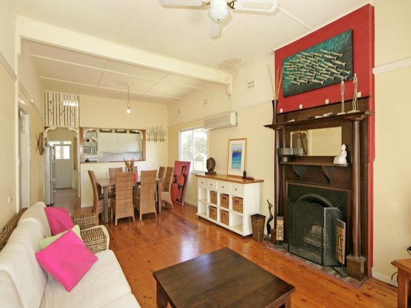 106 Araluen Drive, Hardys Bay NSW 2257