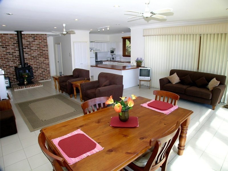 11 Village Road, Saratoga NSW 2251