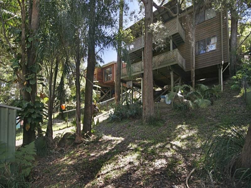 9 Easter Parade, North Avoca NSW 2260