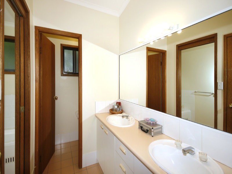 9 Easter Parade, North Avoca NSW 2260
