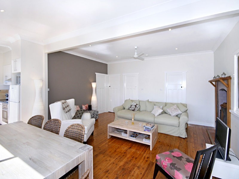 90 Araluen Drive, Hardys Bay NSW 2257