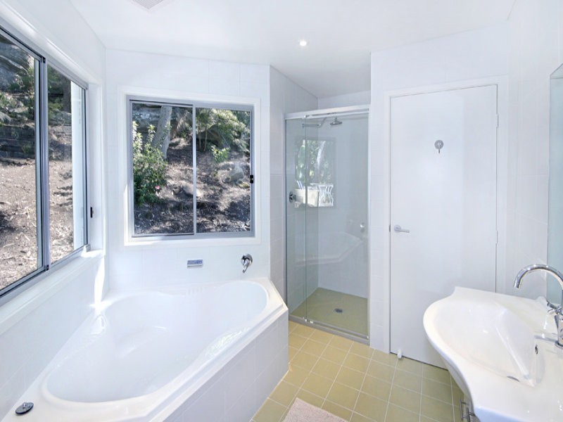 68 Heath Road, Hardys Bay NSW 2257