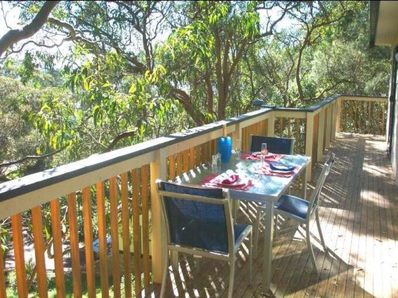 10 Heath Road, Hardys Bay NSW 2257