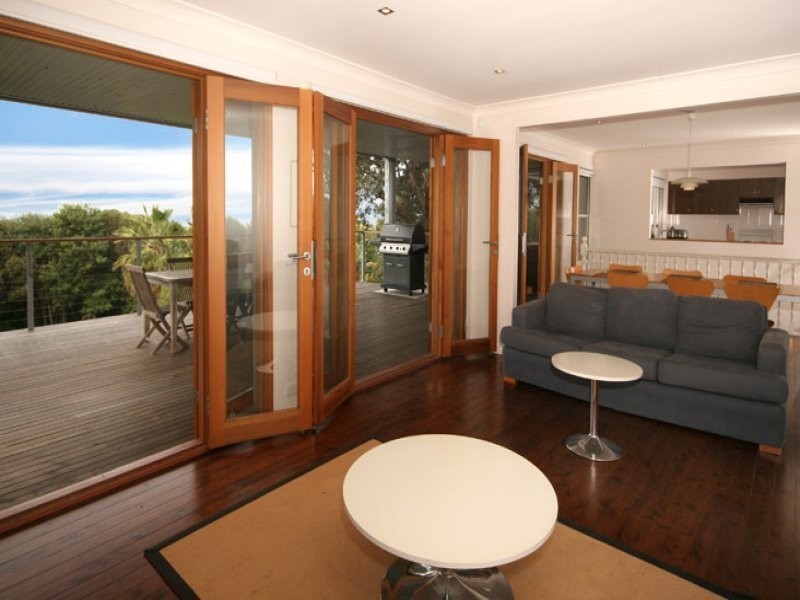 24 Beach Drive, Killcare NSW 2257