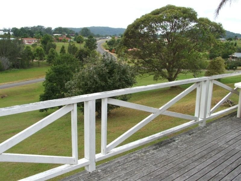 61 Preston Drive, Macksville NSW 2447