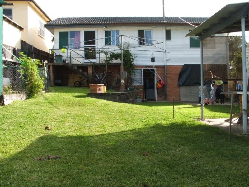 15 Frank Street, Macksville NSW 2447