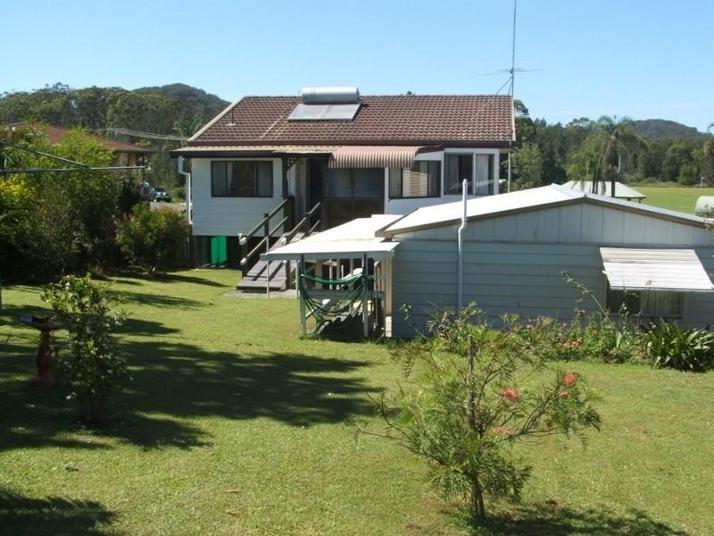 50 Vernon Street, Scotts Head NSW 2447
