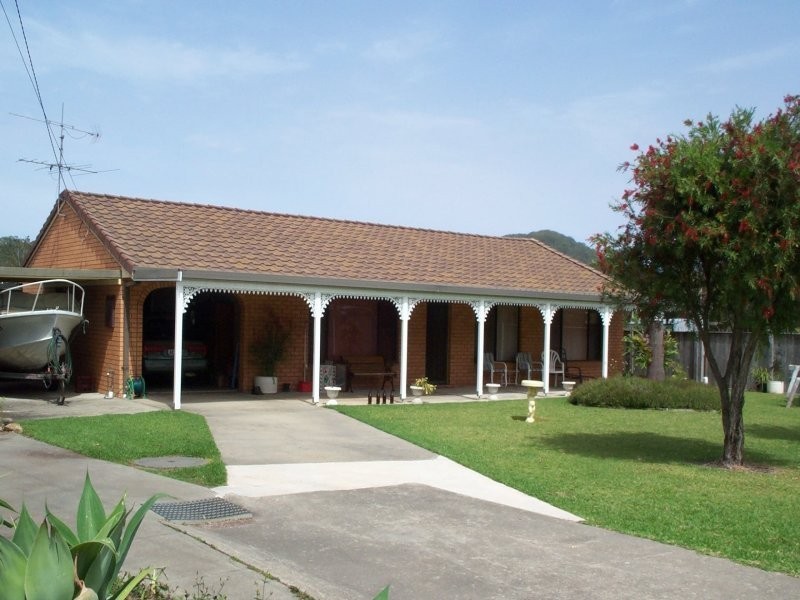 11 Raleigh Street, Scotts Head NSW 2447