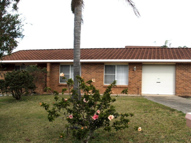 2/19 Laverty Crescent, Scotts Head NSW 2447