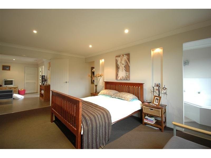 36 Sawtell Drive, Currumbin Waters QLD 4223