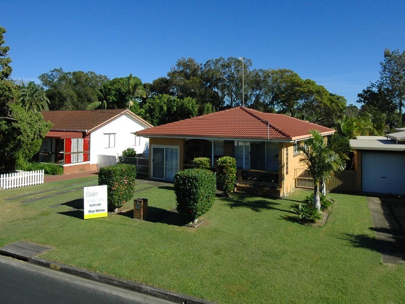 7 Celebes Avenue, Palm Beach QLD 4221