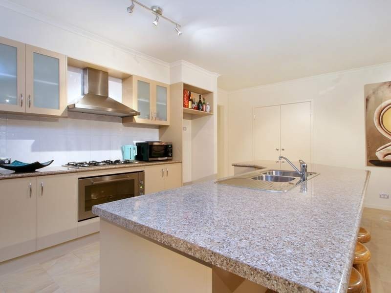 18 Avon Road, Rye VIC 3941