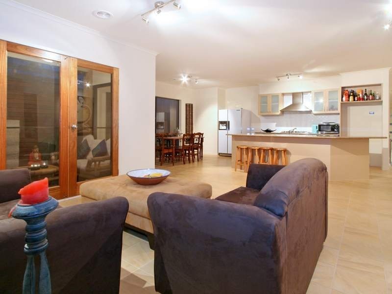 18 Avon Road, Rye VIC 3941