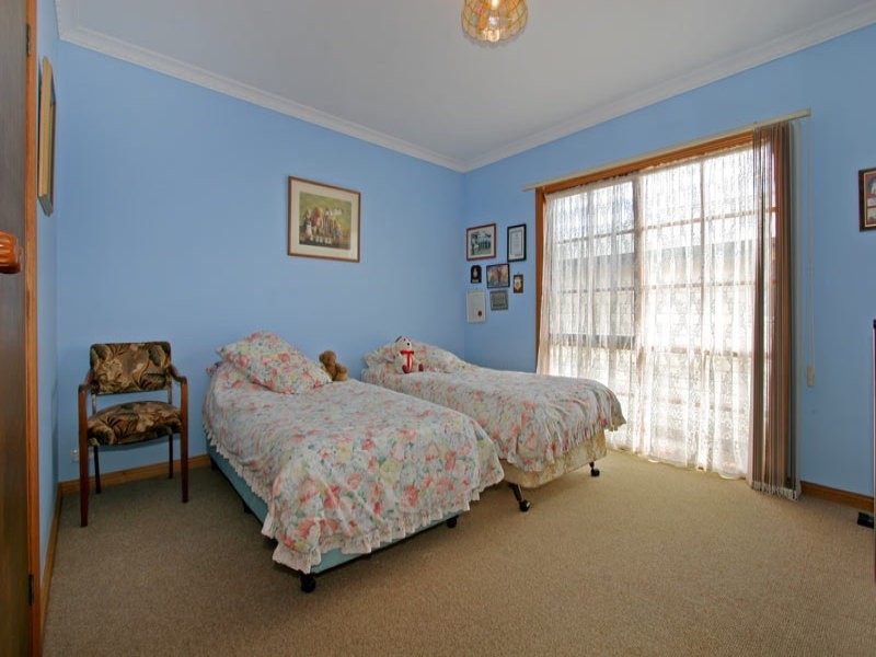 1 Hilltop Avenue, Blairgowrie VIC 3942