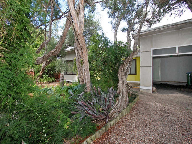 30 Staughton Avenue, Rosebud West VIC 3940