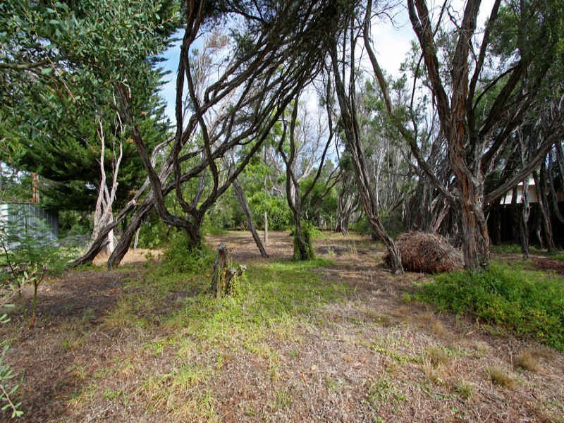 30 Staughton Avenue, Rosebud West VIC 3940