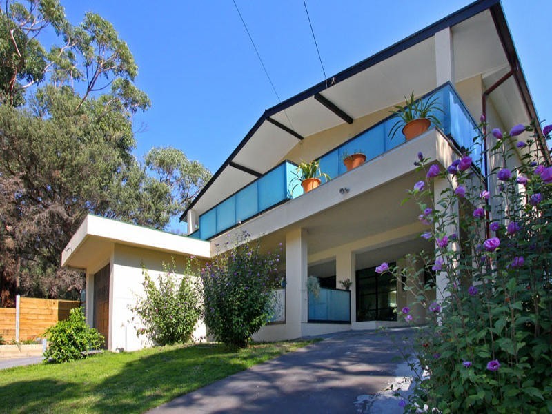 10 Fairhills Drive, Rye VIC 3941