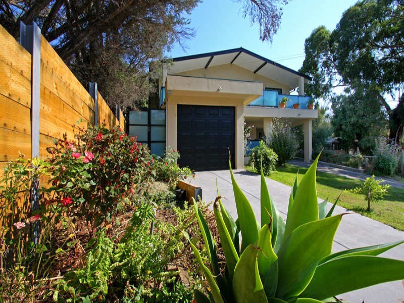 10 Fairhills Drive, Rye VIC 3941