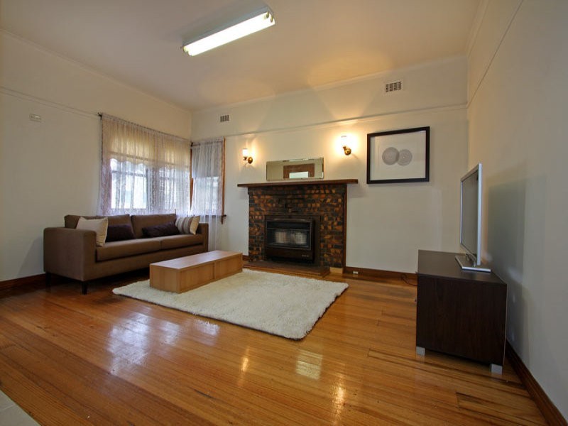 36 Sixth Avenue, Rosebud VIC 3939