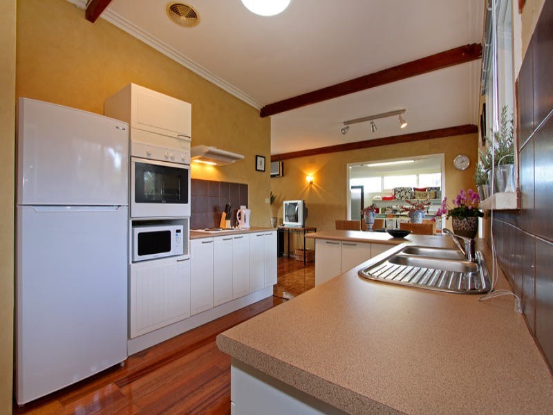 45 Mawarra Avenue, Rosebud West VIC 3940