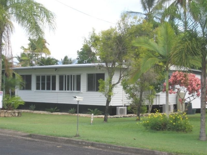 1 Tsakisiris Street, Cardwell QLD 4849