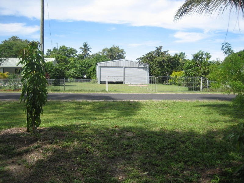 22 Bowen Street, Cardwell QLD 4849