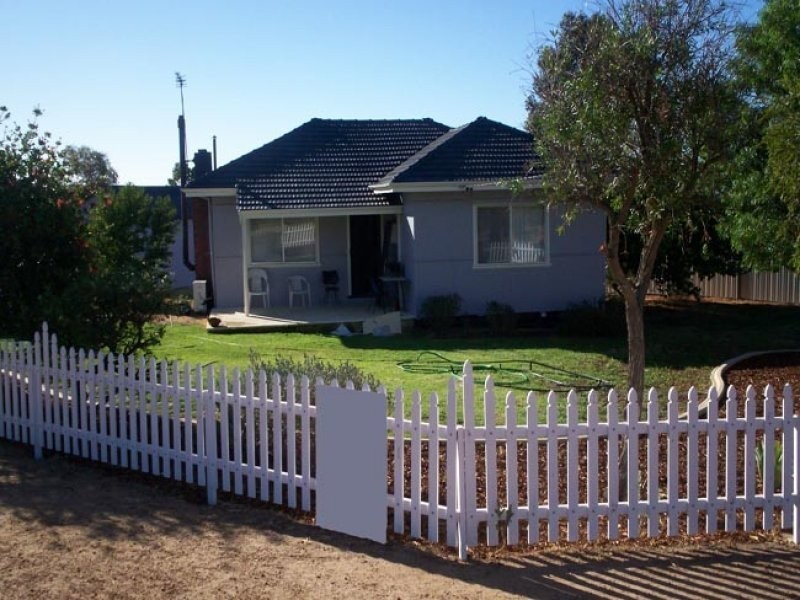 89 Fox Street, Narrogin WA 6312