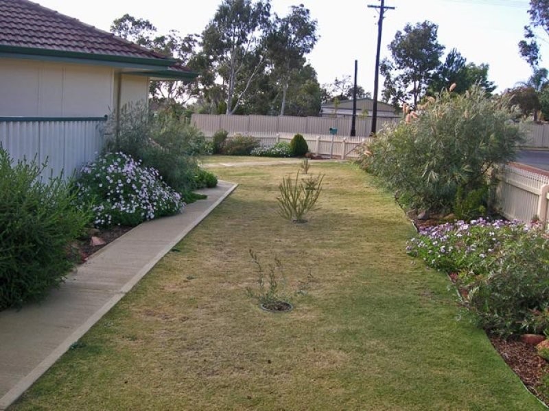 6 Floyed Street, Narrogin WA 6312